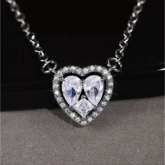 The Puzzle Heart Pendant necklace - Picture 2 of 7